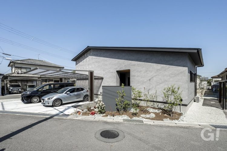 家族がくつろげる開放的なリビングが実現。中庭のある平屋