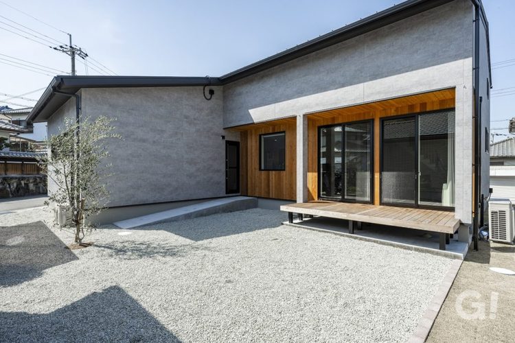 広いお庭でお子さんの遊び場にも。バーベキューや花火などおうち時間が充実すること間違いなし