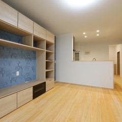 収納棚のあるリビング