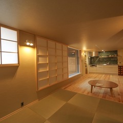 天井高さを抑えた落ち着いたリビング