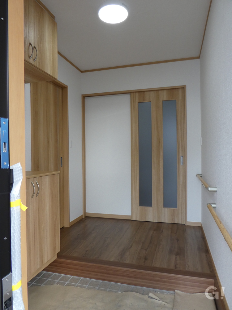 木目調を活かした落ち着きのある玄関。
