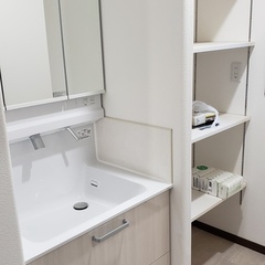  減築リノベーションで生まれ変わった住宅！　洗面所。