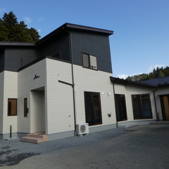 コの字になっていて建物がゆったりと使えます。