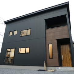 シックで落ち着いた雰囲気、お洒落な外観。