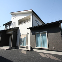 飽きのこない落ち着いた外観。