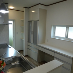 キッチン収納スペース。