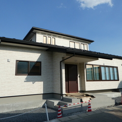 落ち着いた雰囲気の飽きのこない外観。