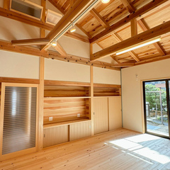 「小屋組現し」が生み出す、開放感あふれるLDK