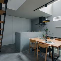 帰宅して「ただいま」と顔を合わせてから2階の自室へ、の流れを作ってくれるリビング階段