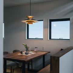 リビングとゆるやかに区切ったダイニング