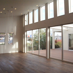 中庭のある明るい家