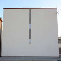 シンプルなキューブ型