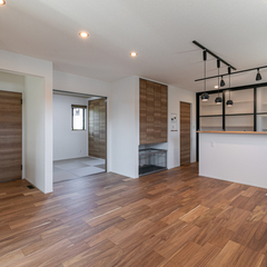 シンプルデザインと快適性能が調和する家