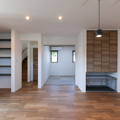 シンプルデザインと快適性能が調和する家