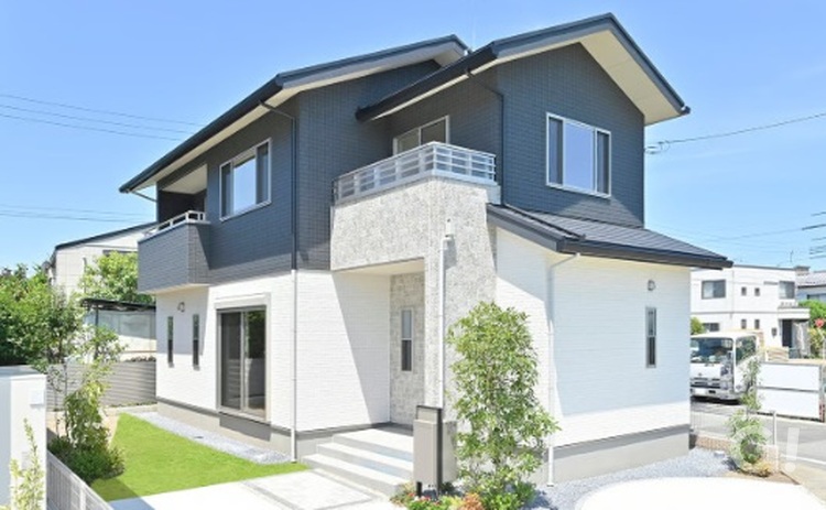 「モダンと上質が調和する、洗練の邸宅」