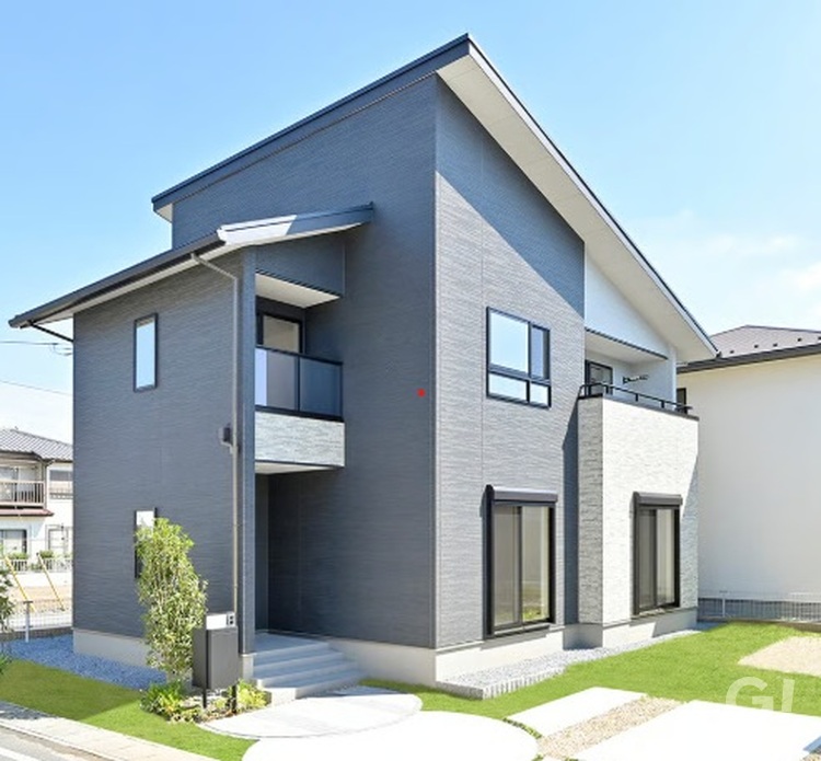 「上質感あふれる外観のデザイナーズ住宅」