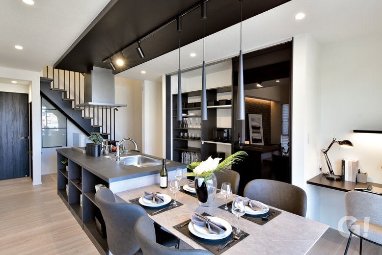 美しさと機能が調和する、デザインキッチン