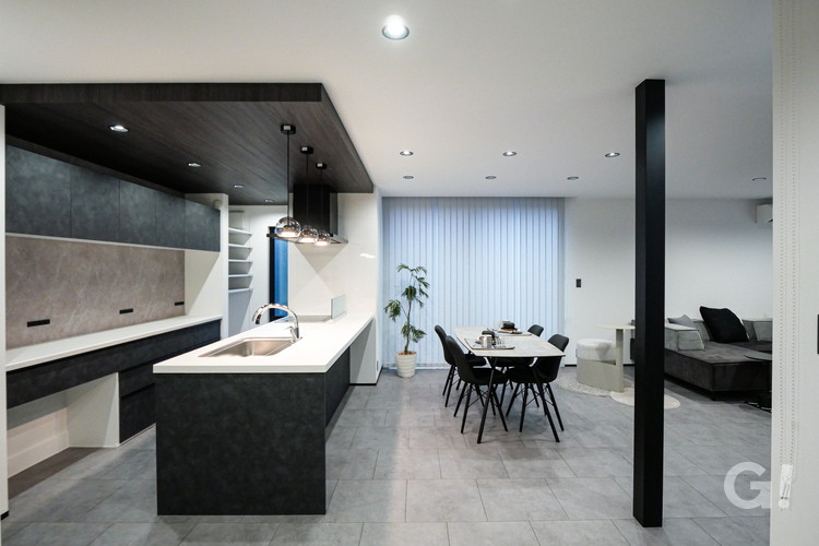 美しく暮らす、モノトーンハウス