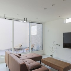 凛と整うリビング