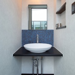 さりげない個性が光る洗面