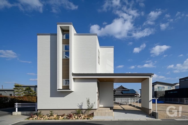 『インディーワン』モニュメント吹抜け＆エントランスガレージのある家