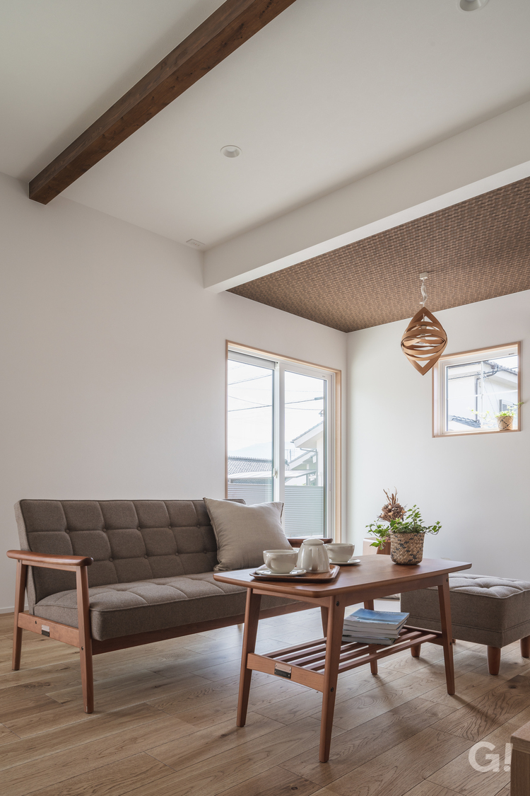  【規格住宅】白×天然木の組み合わせがかわいい、シンプルナチュラルな家【リビング】