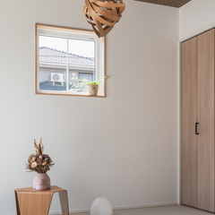 【規格住宅】白×天然木の組み合わせがかわいい、シンプルナチュラルな家【タタミコーナー】