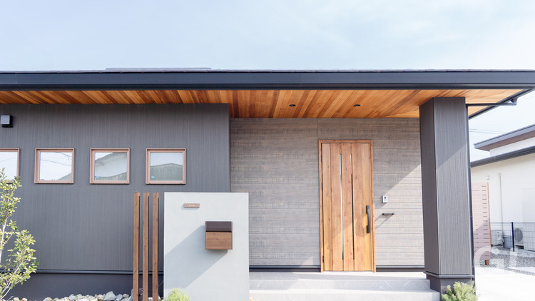 和モダン×オーダーキッチンで優雅な平屋の写真