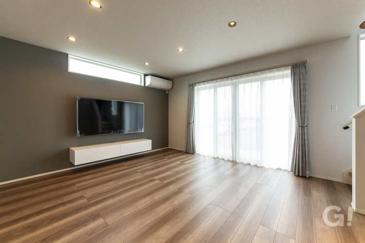 キッチンとダイニングを横並びに配置した家事ラク動線のLDKの写真