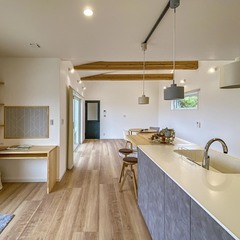 スタディコーナーはフルフラットキッチンから見守り可能。