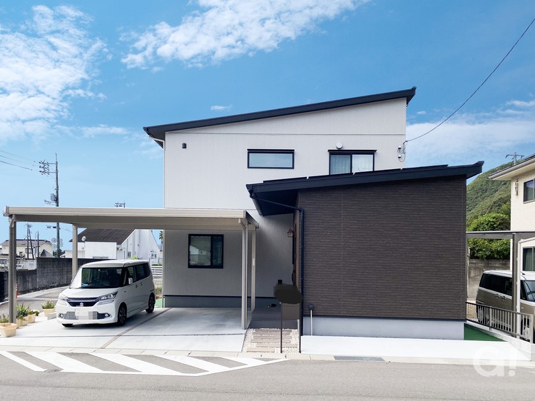 コンパクトながら収納たっぷりのお家