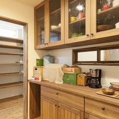 堺市中区の家　造作食器棚